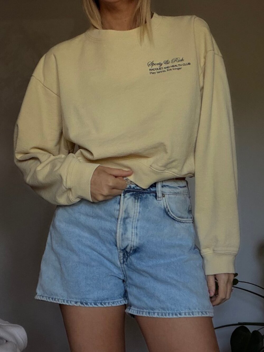 Sporty & Rich Racquet & Health Club Cropped Sweatshirt – Size M